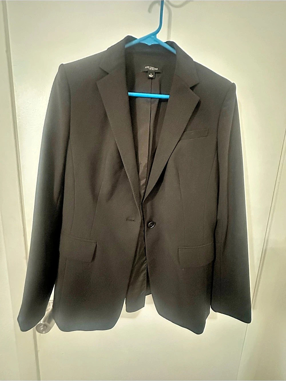 Ann Taylor Black Blazer Size 6 Like New